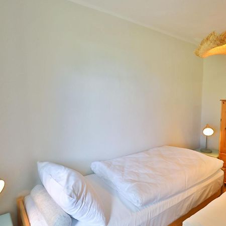 Ferienwohnung "Zur Rebe" Middelhagen Esterno foto
