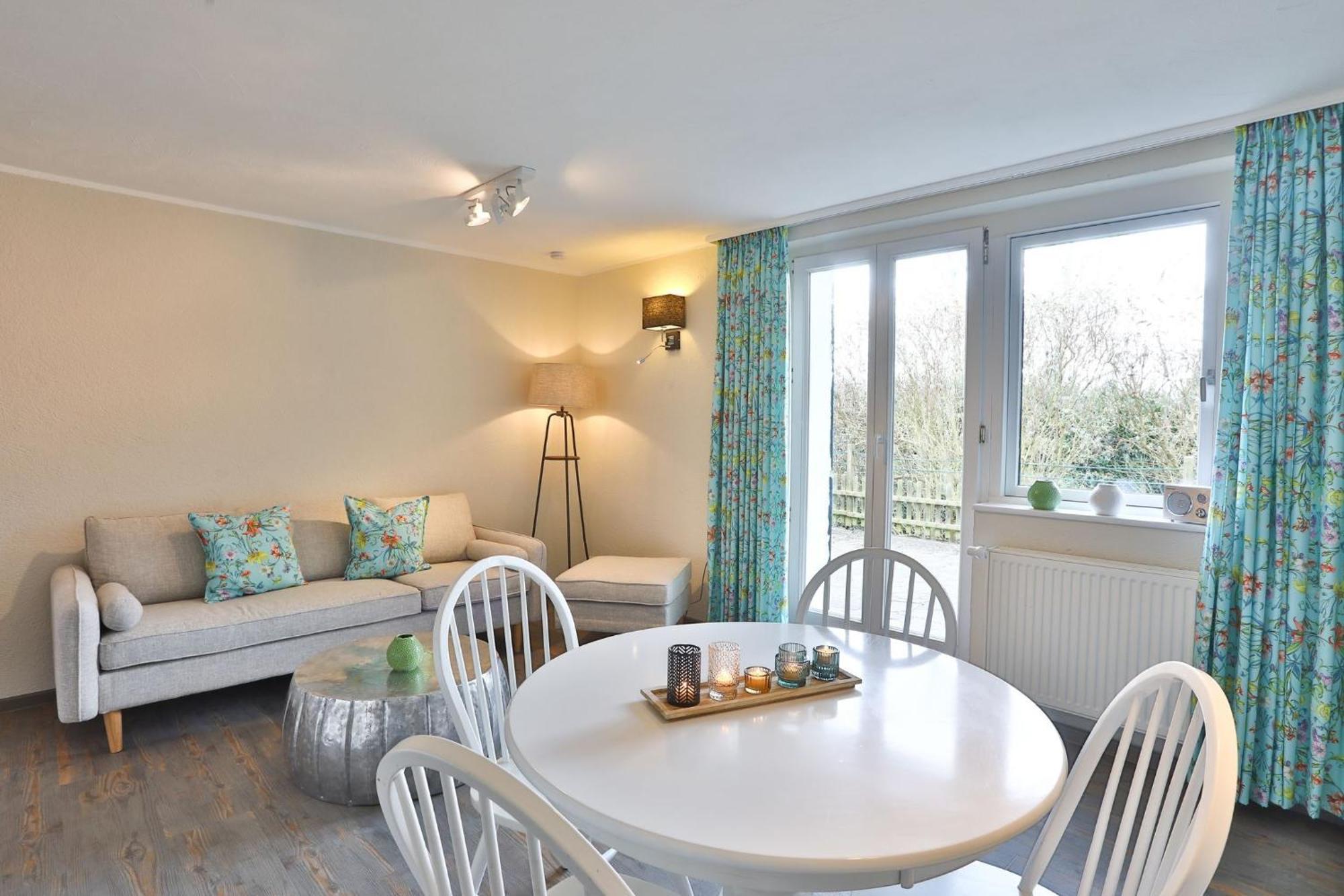 Ferienwohnung "Zur Rebe" Middelhagen Esterno foto