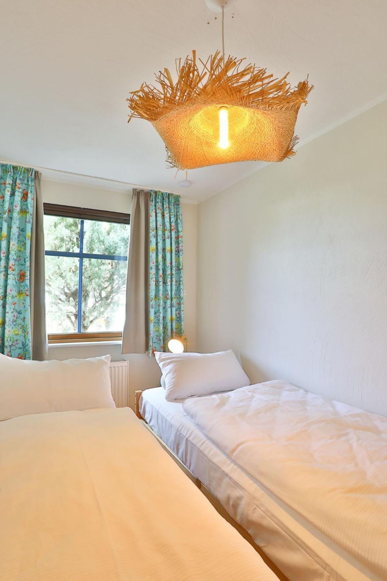 Ferienwohnung "Zur Rebe" Middelhagen Esterno foto
