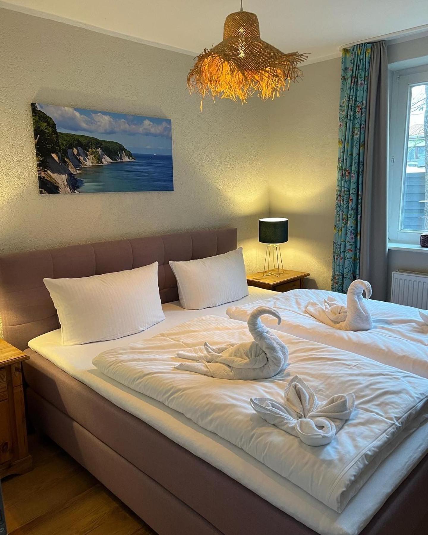 Ferienwohnung "Zur Rebe" Middelhagen Esterno foto