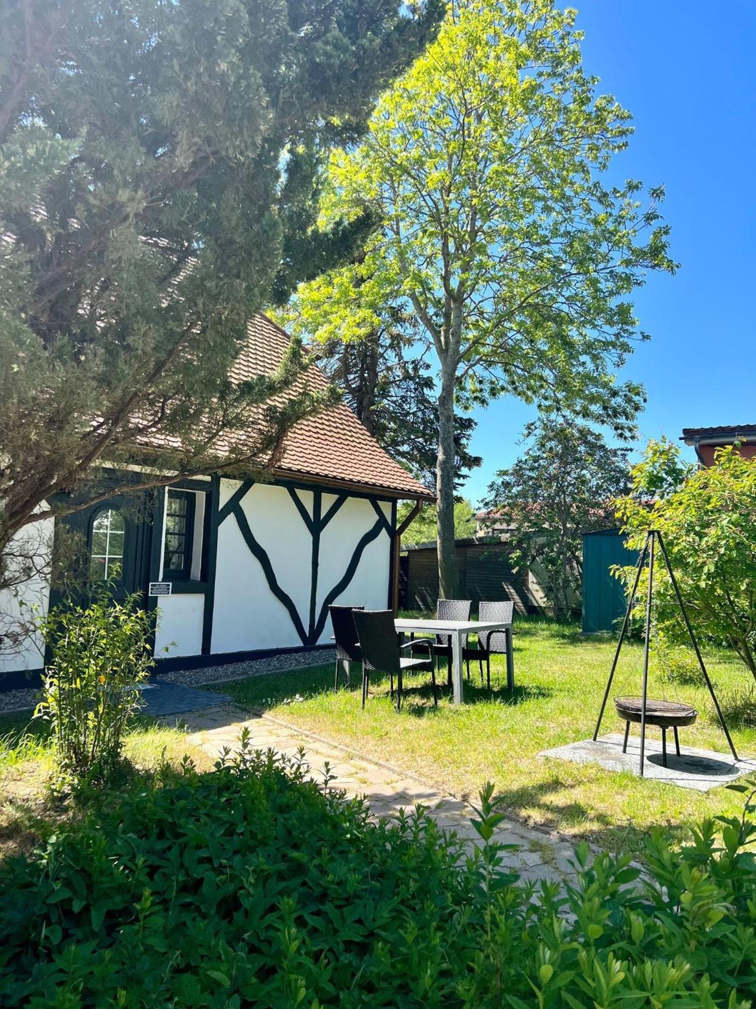 Ferienwohnung "Zur Rebe" Middelhagen Esterno foto